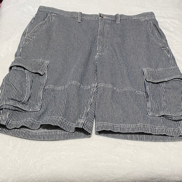 St. John's Bay Men’s Navy Striped Denim Cargo Shorts Sz 40 - Picture 9 of 9